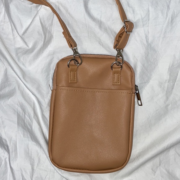 Jean Coutu Canadian women’s tan cross body purse. NWOT. - Picture 4 of 12